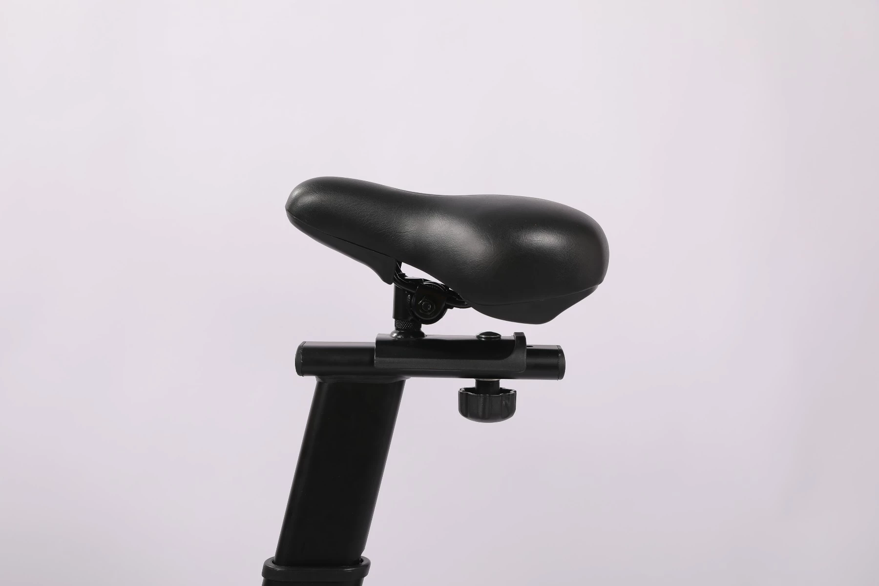 Biçikletë statike indoor ART.IS sport AS1 (AS8723), rrotë fluturimi 6 kg, Bluetooth Kinomap/Zwift, ngarkesë max 120 kg, e zezë/kuqe