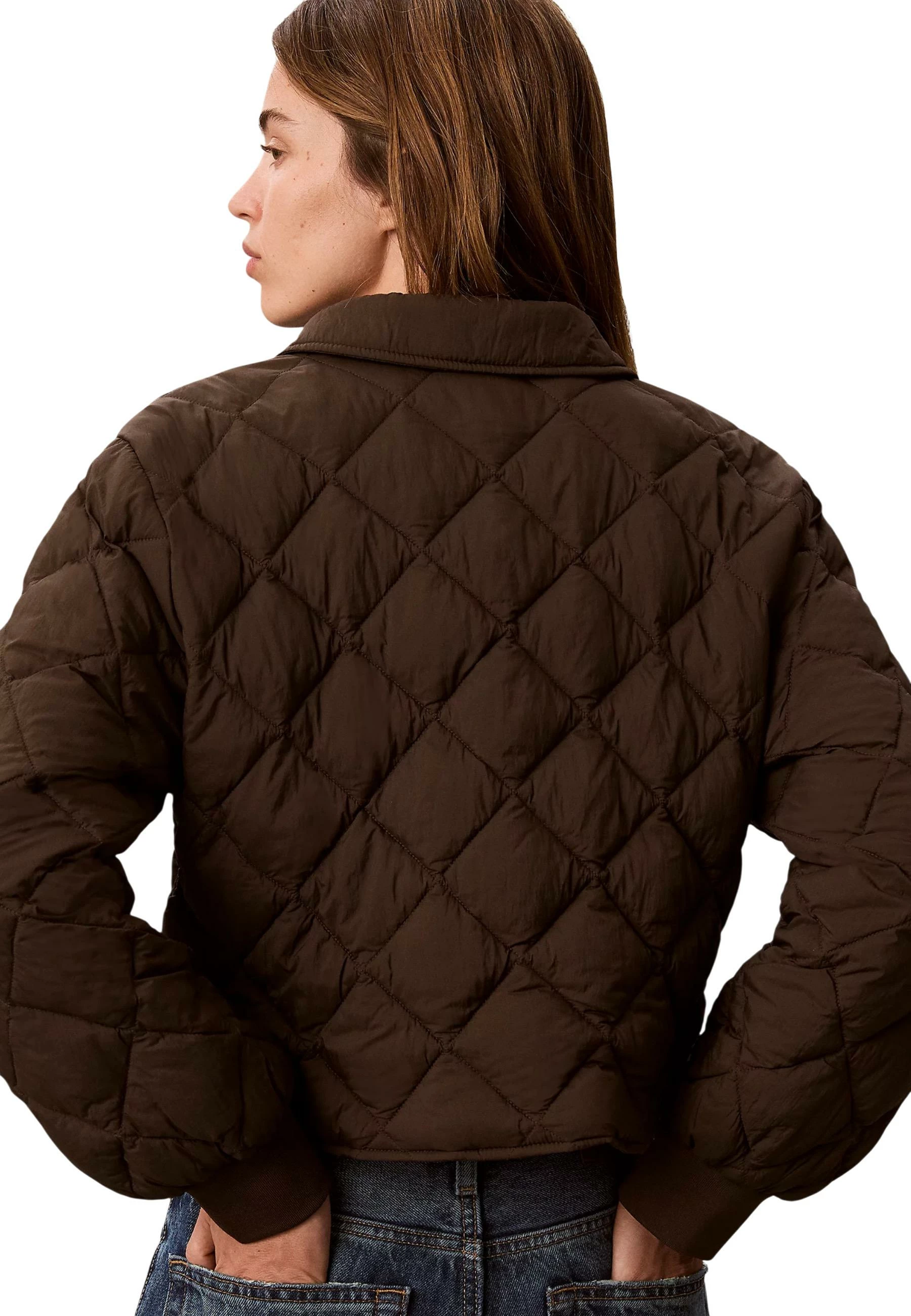 Jakne puffer për femra Calvin Klein Jeans LV047G509G, kafe [Madhësia: M]