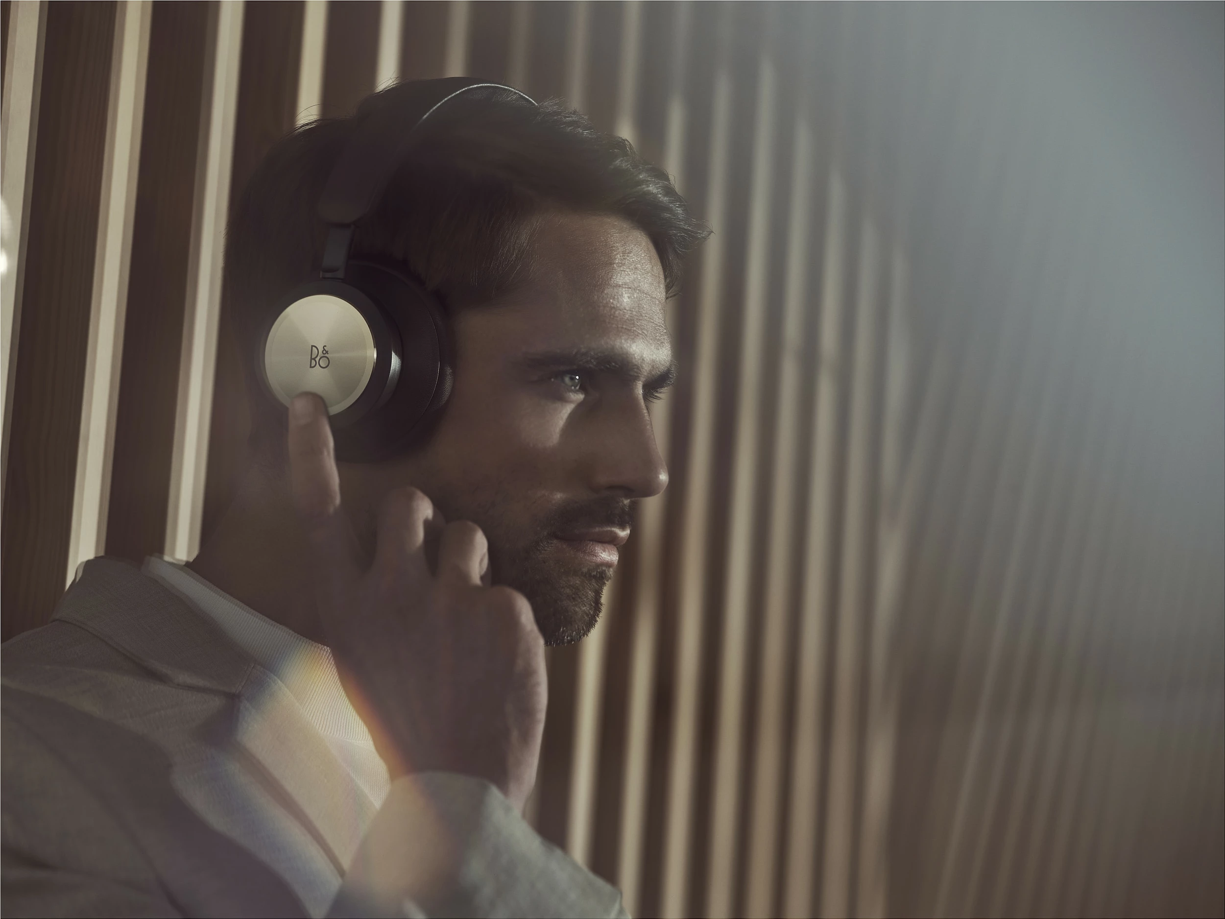 Kufje gaming Bang & Olufsen Beoplay Portal, wireless & me kabllo, Dolby Atmos, Bluetooth 5.1, 3.5mm, ANC, Black Anthracite