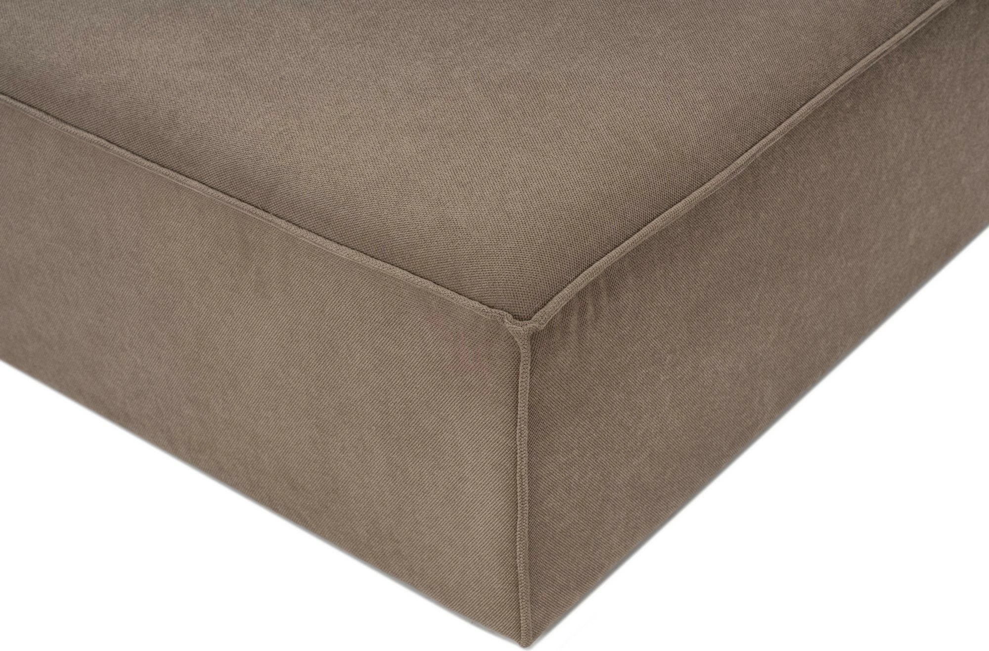 Kënd-sofë Sora me pouffe, ngjyrë kapuçino, Atelier del Sofa