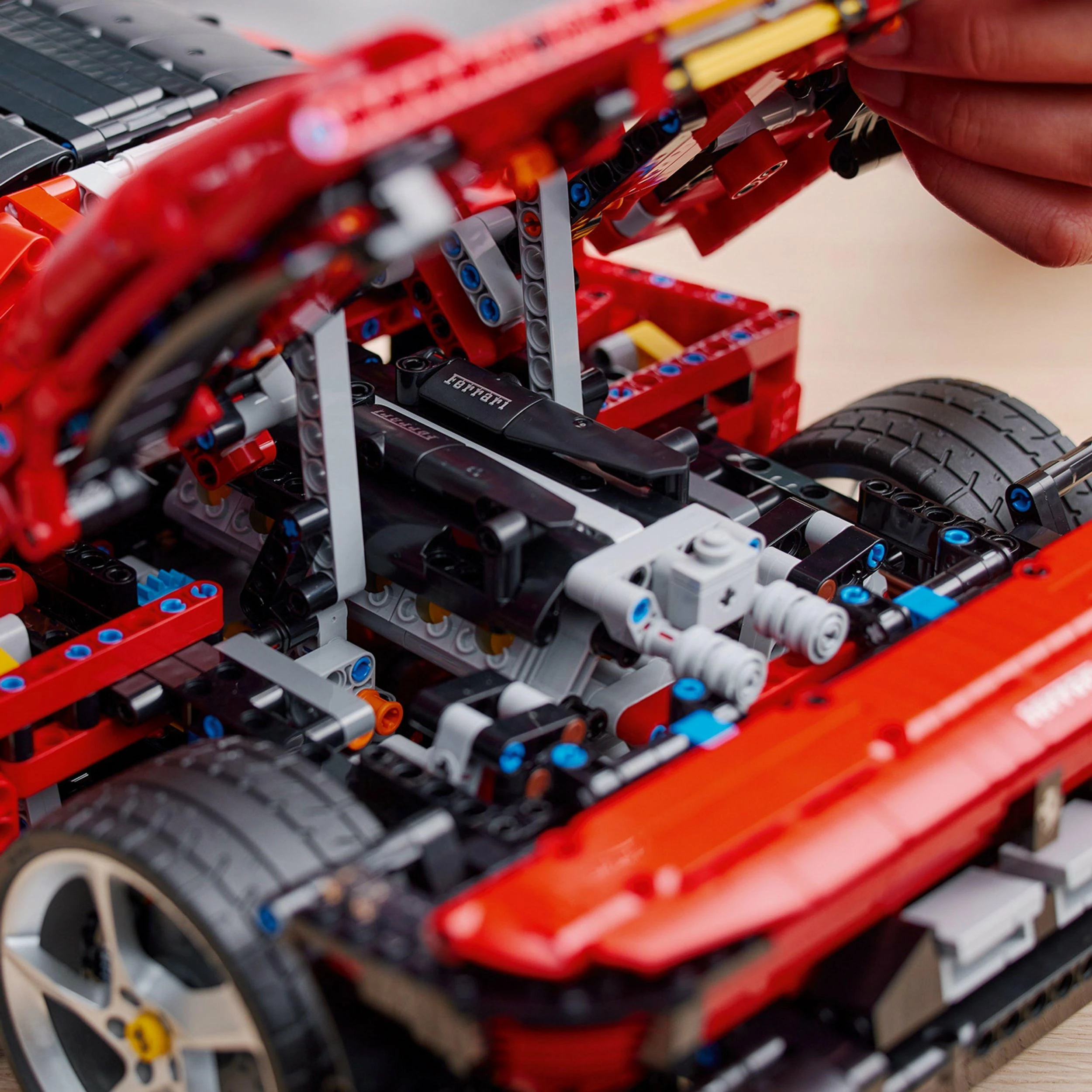 Set LEGO Technic Ferrari Daytona SP3 42143, 3778 copë, 1:18, e kuqe