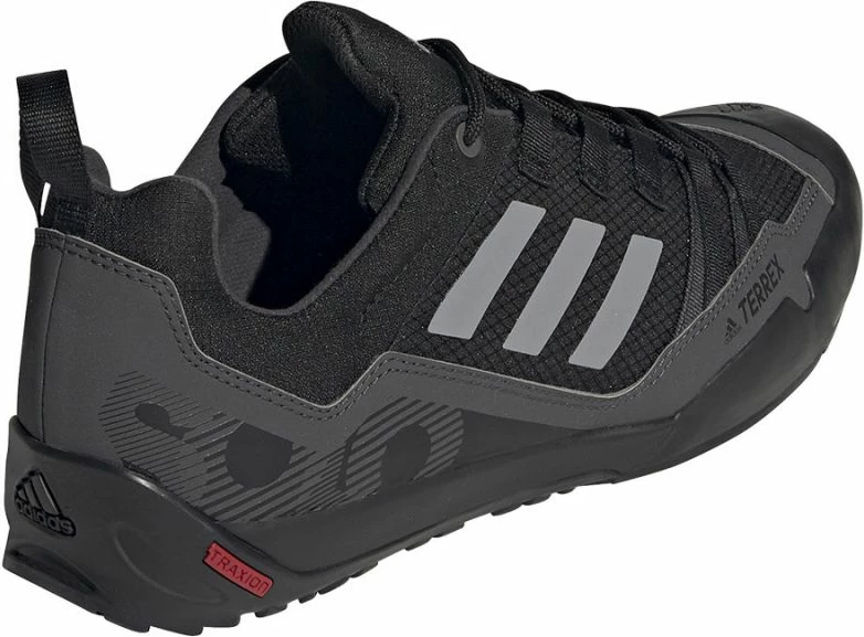 Atlete turistike për meshkuj adidas Terrex Swift Solo 2 M, të zeza [Madhësia: 43 1/3]