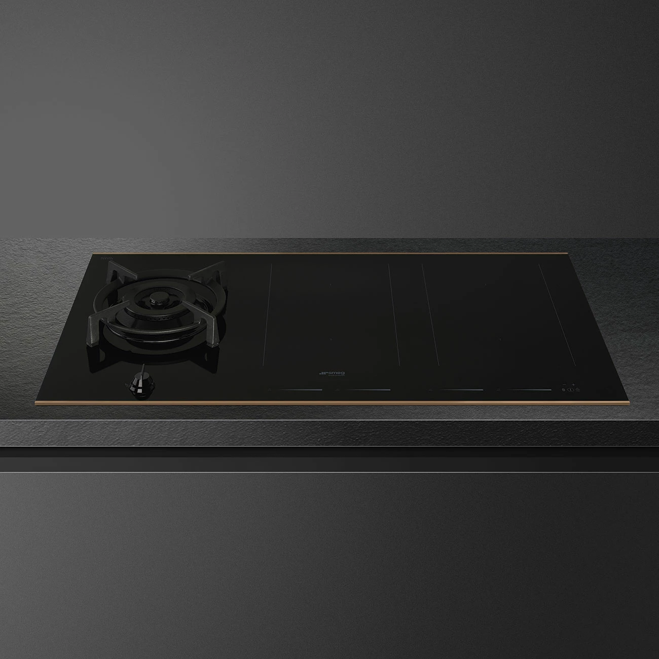 Pllakë gatimi me induksion dhe gaz SMEG PM6954R, 2 + 3 zona, e zezë