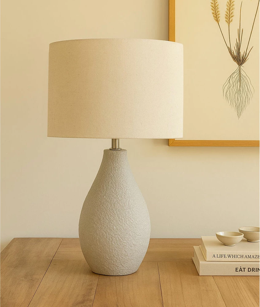 Llambë tavoline Pader, qeramikë e bardhë, abazhur lino bezhë, 20x20x59cm