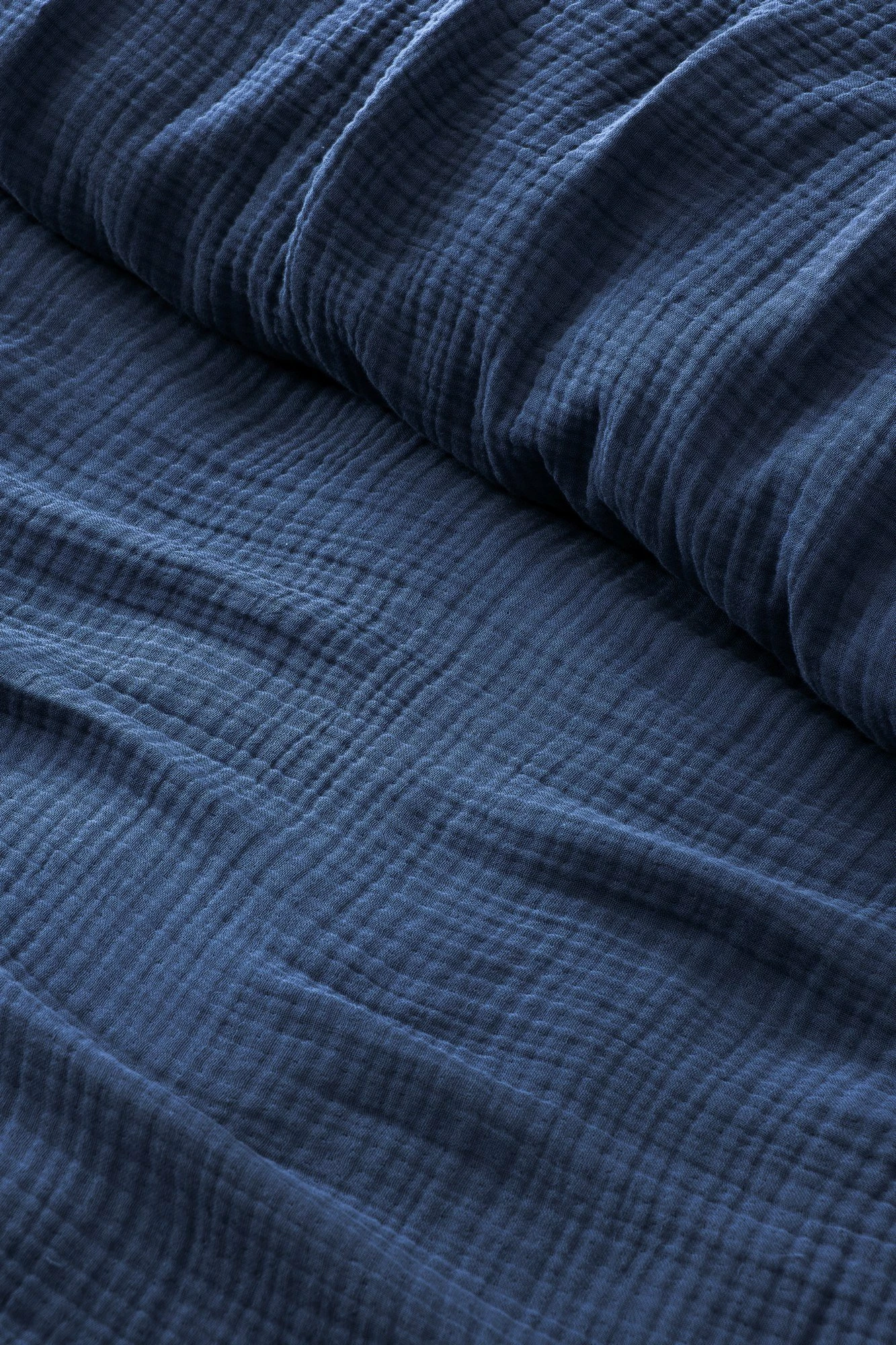 Mbulesë krevati dopio, muslin, ngjyrë blu e errët, 170x250cm