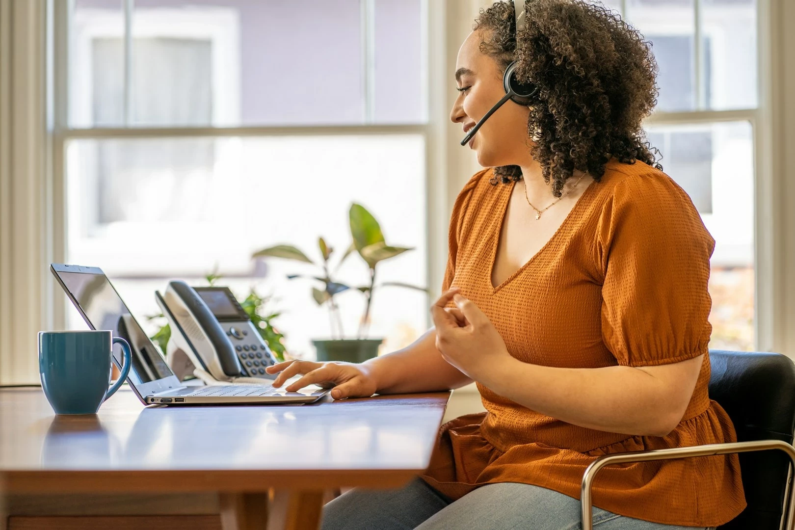 Kufje POLY Voyager 4320 USB-A Headset + BT700 | Microsoft Teams Certified