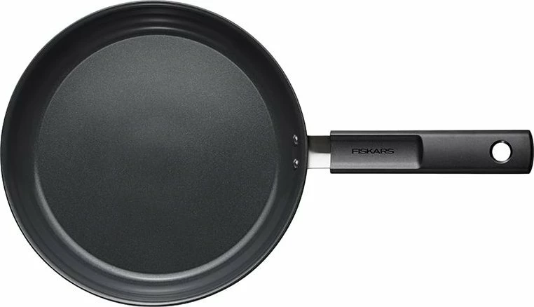 Tigan skuqjeje Fiskars Hard Face 28 cm, jo-ngjitës, i zi
