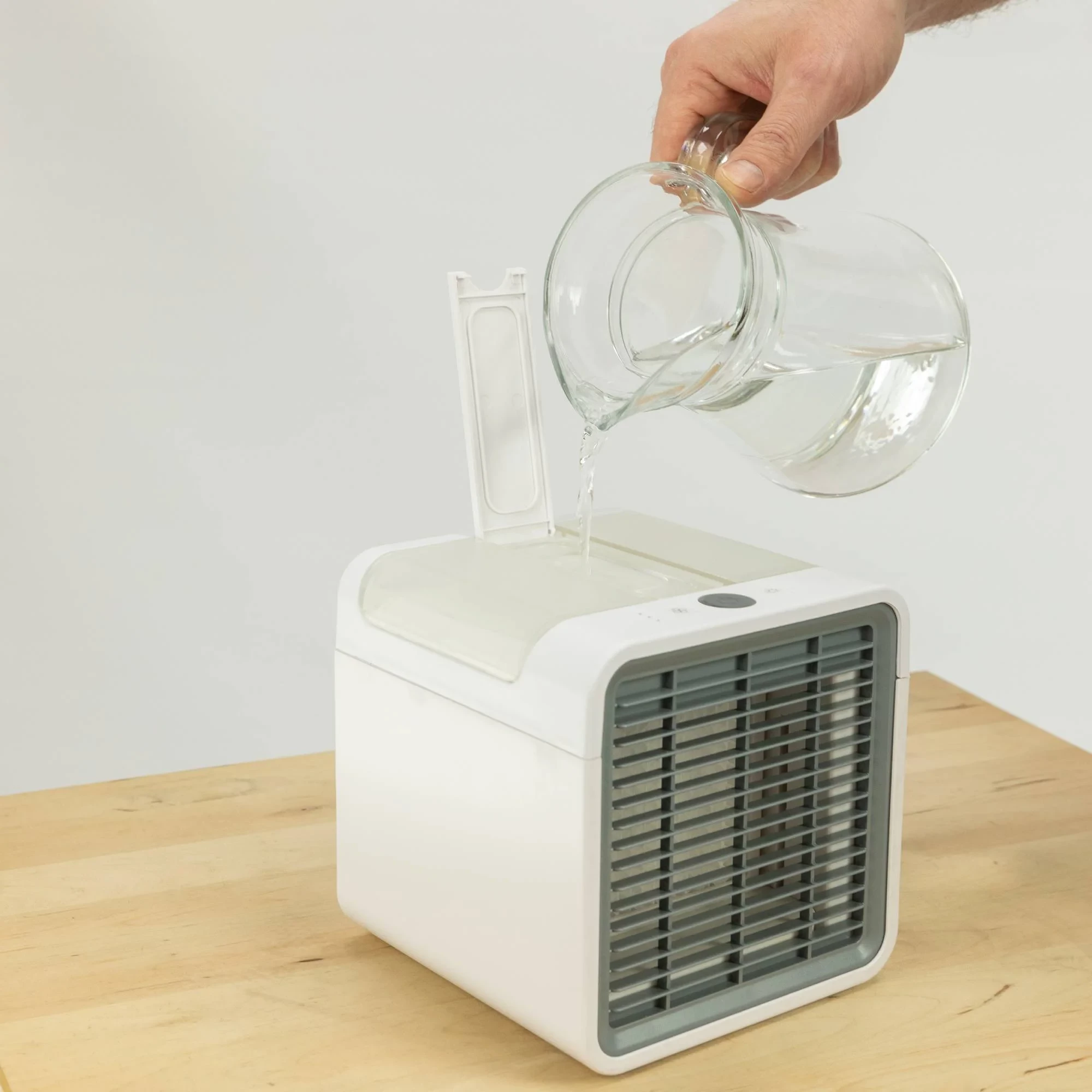 Freskues ajri mini portativ, Elit AC-24, 3-në-1, depozitë 400 ml, 3 shpejtësi, 5W USB, i bardhë 6