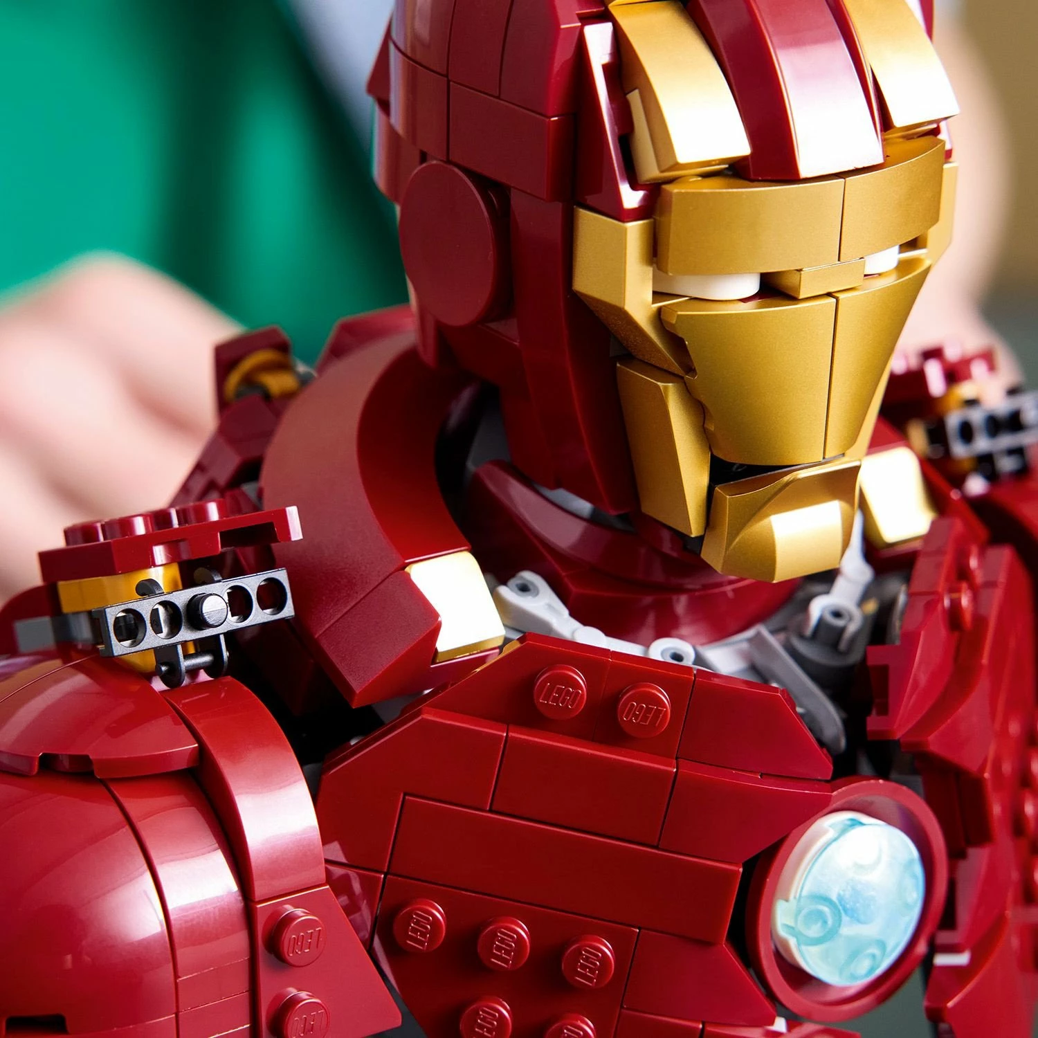 Set LEGO LEGO Marvel Bust of Iron Man MK4 76327, 436 pjesë, kuqe/ari