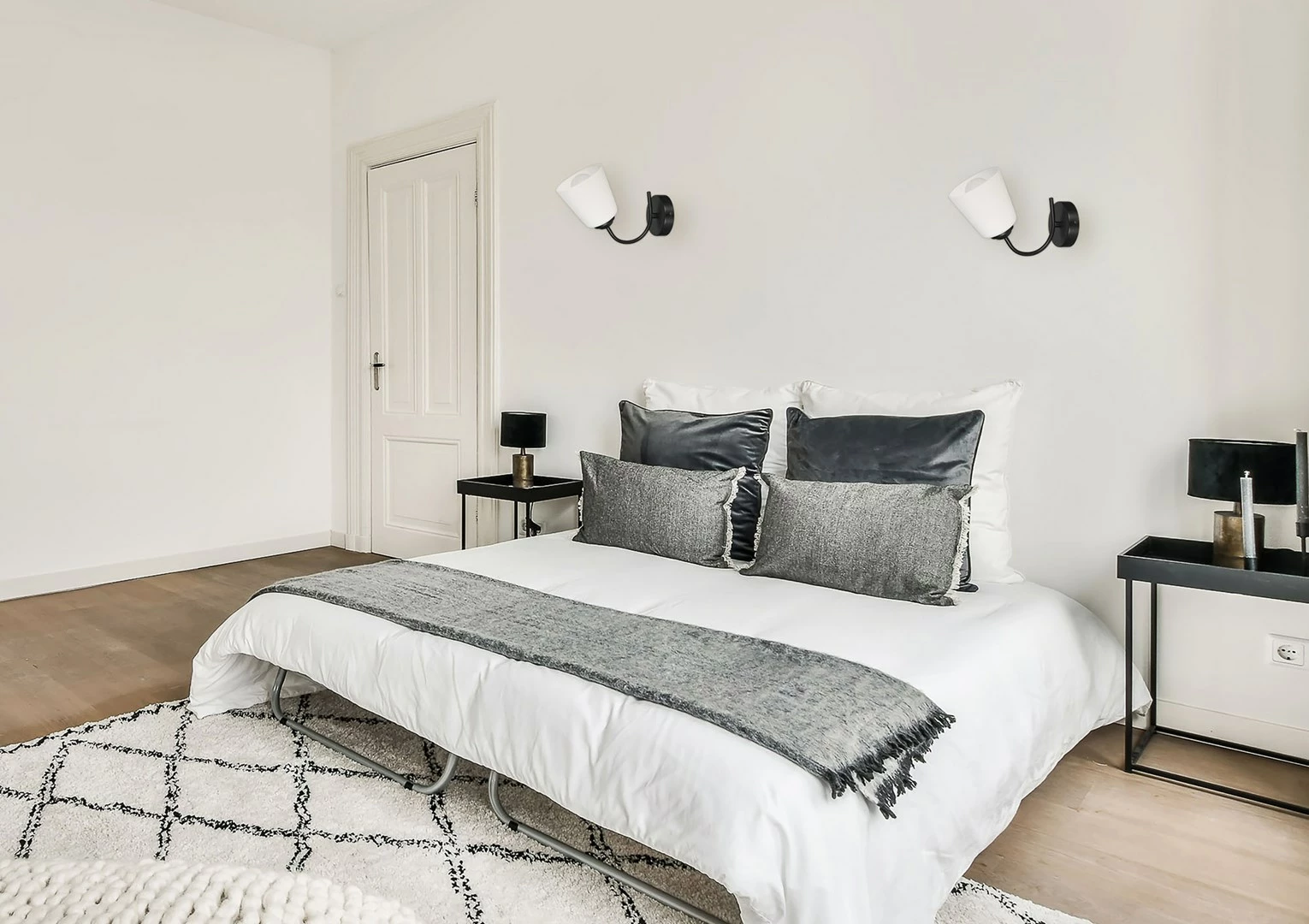 Llambë muri Activejet AJE-ALMA 1P, E27, 1x40W, Bardhë