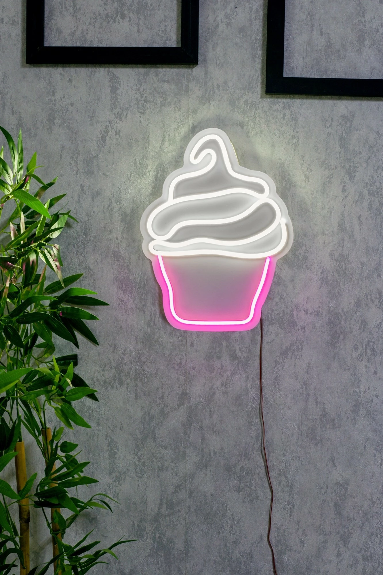 Dritë dekorative LED plastike, formë keku, shumëngjyrëshe, Wallity