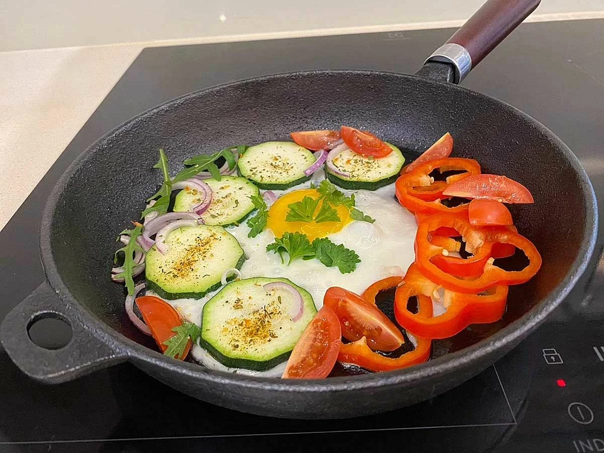 Tigan gize Klausberg Krisberg 24 cm për induksion, i zi