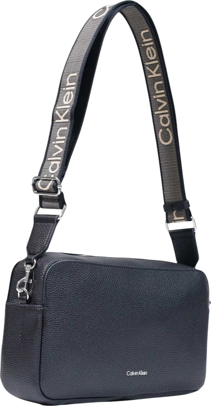 Çantë crossbody për femra Calvin Klein WEBBING 2X STRAP LG Camera Bag LV04F3642G, e zezë