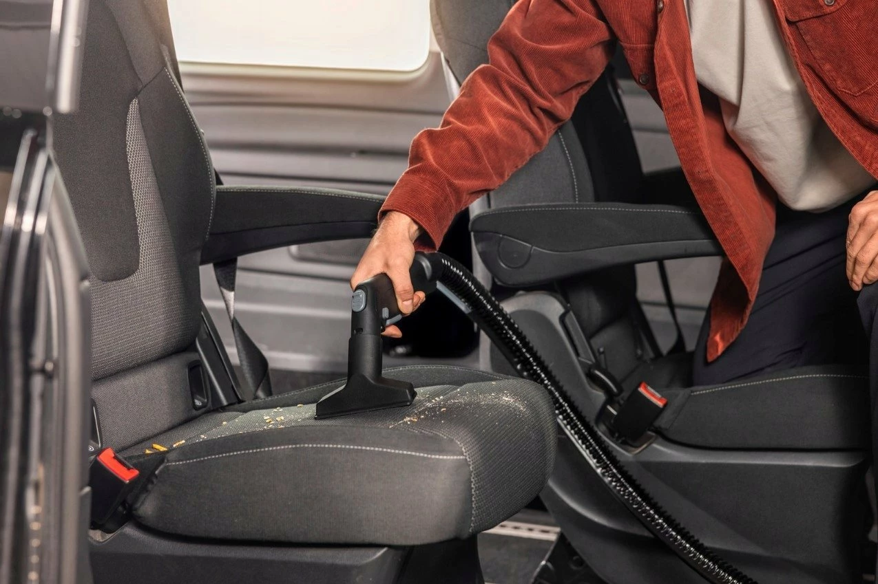 Pastrues tapeti Karcher SE 5 (1.081-230.0) 1000W 4L/4L me aksesorë, zi/bardhë