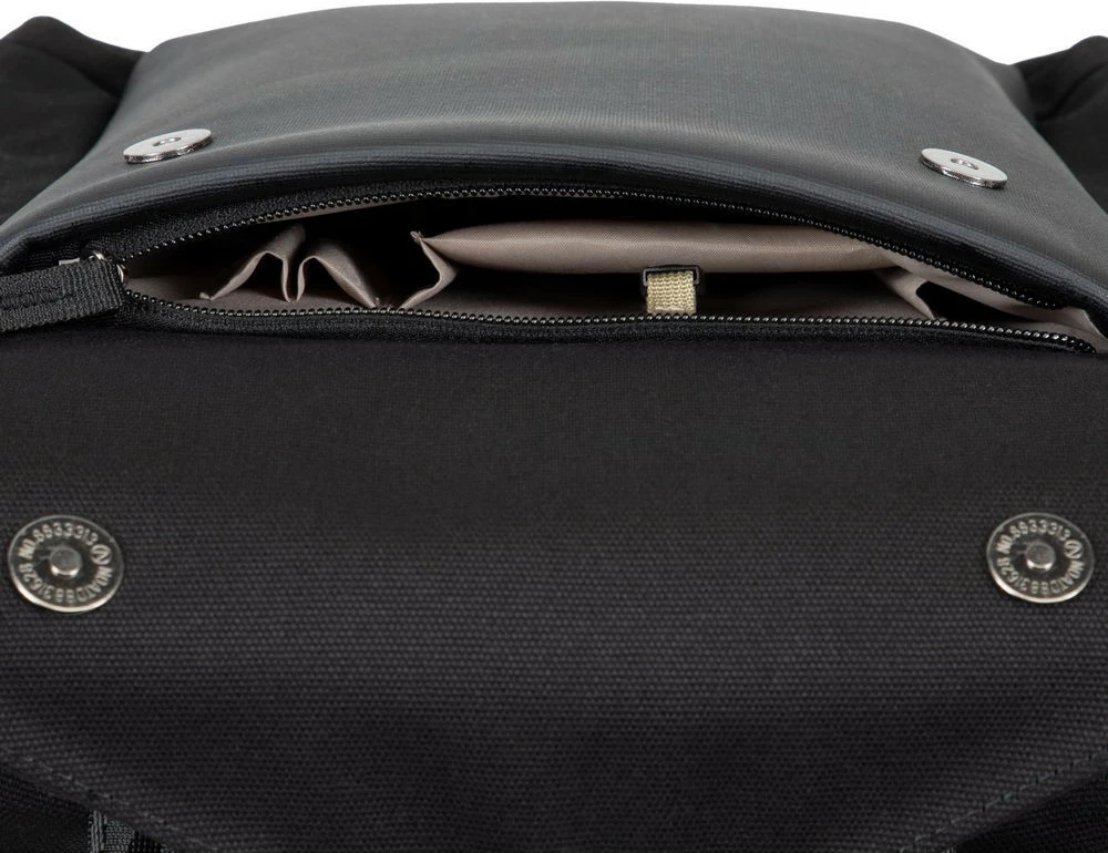 Çantë shpine RIVACASE NB Rucksack Canvas 14.0" 8524, e zezë