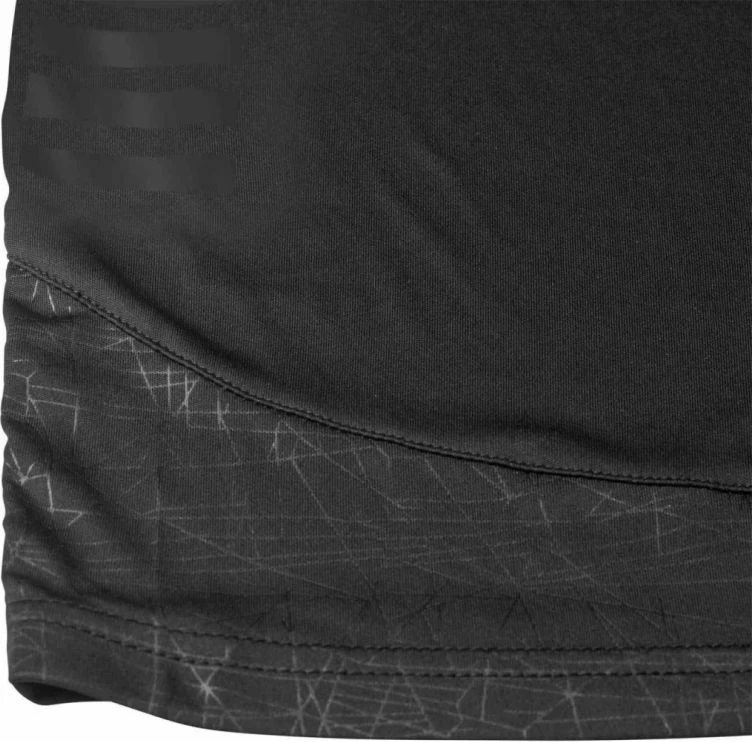 Shorce futbolli Yakimasport, të zeza