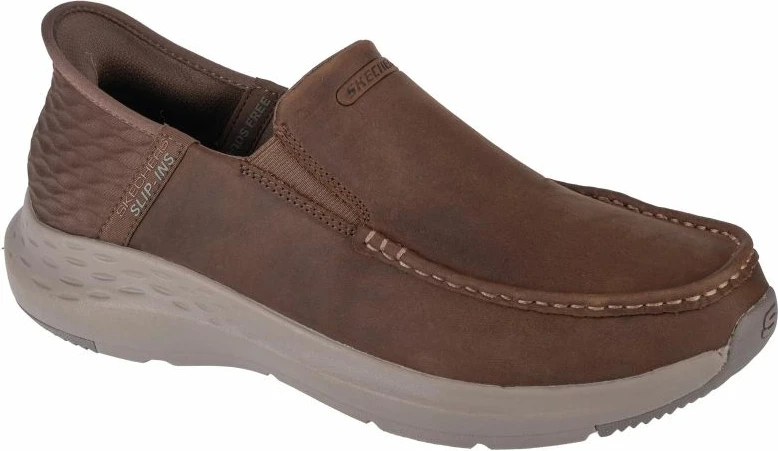 Atlete Skechers lifestyle, kafe