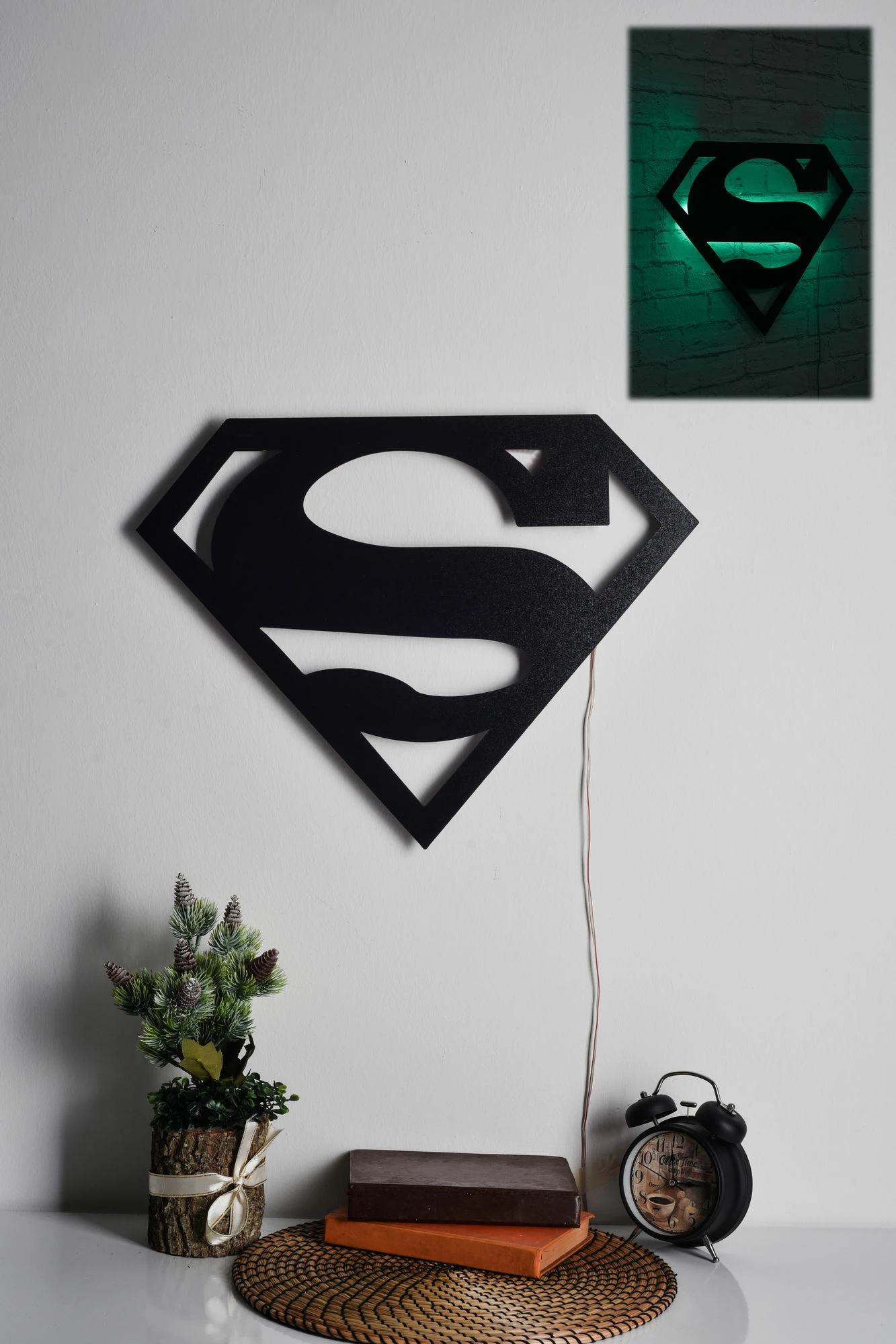 Dritë dekorative LED, Superman, ngjyrë e gjelbër, bazë MDF e zezë, 52x40cm