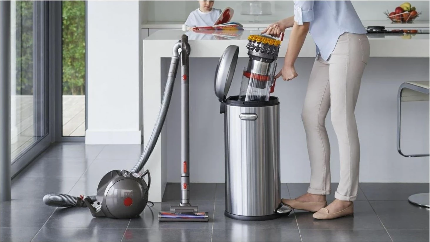 Fshesë me korent Dyson Cinetic Big Ball Multifloor 2, pa qese, argjendtë