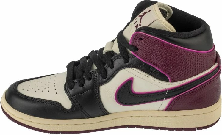 Atlete Nike Jordan për femra, multikolor