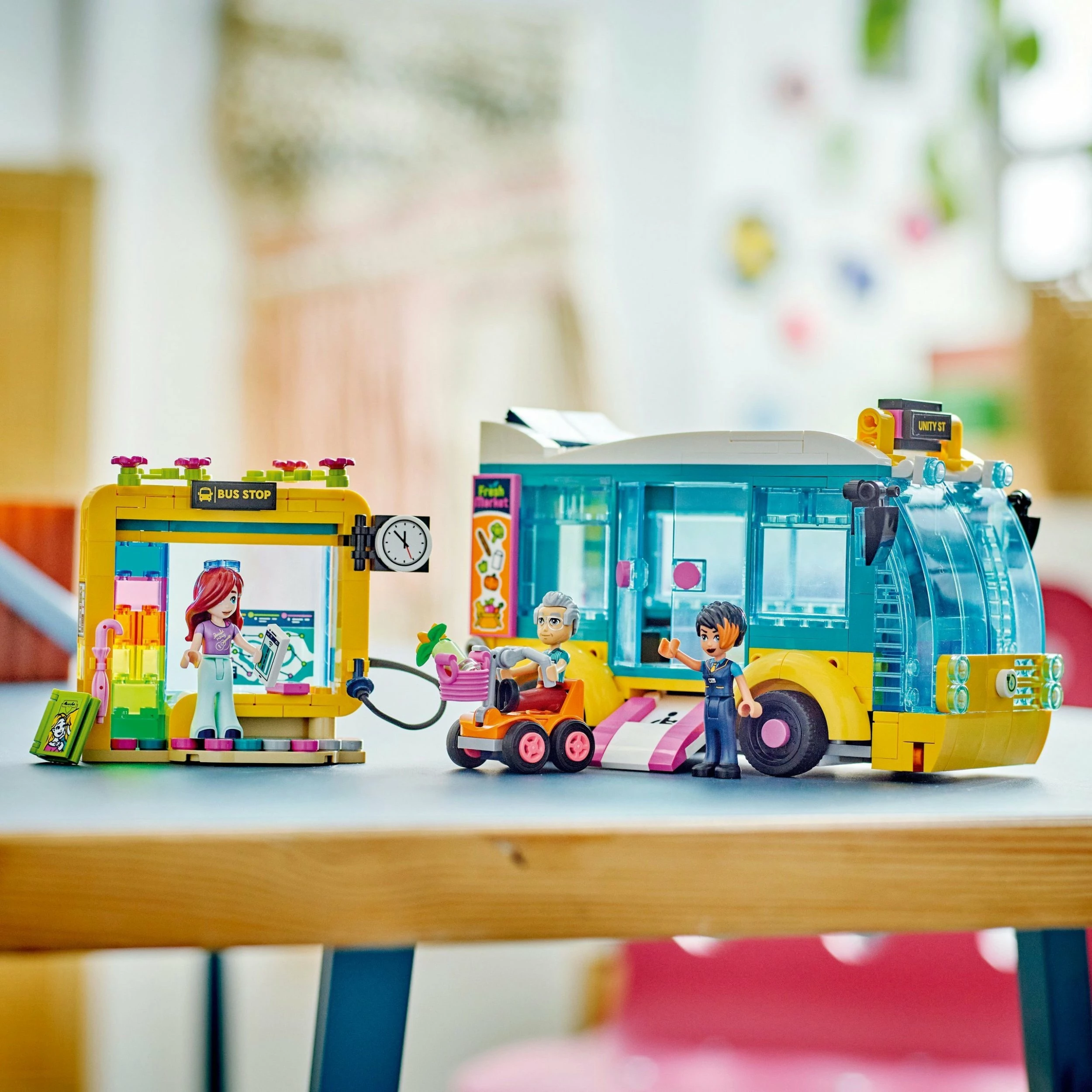 Set ndërtimi LEGO Friends Autobus i qytetit Heartlake 41759, 480 elemente, 3 minifigura, 7+, shumëngjyrëshe