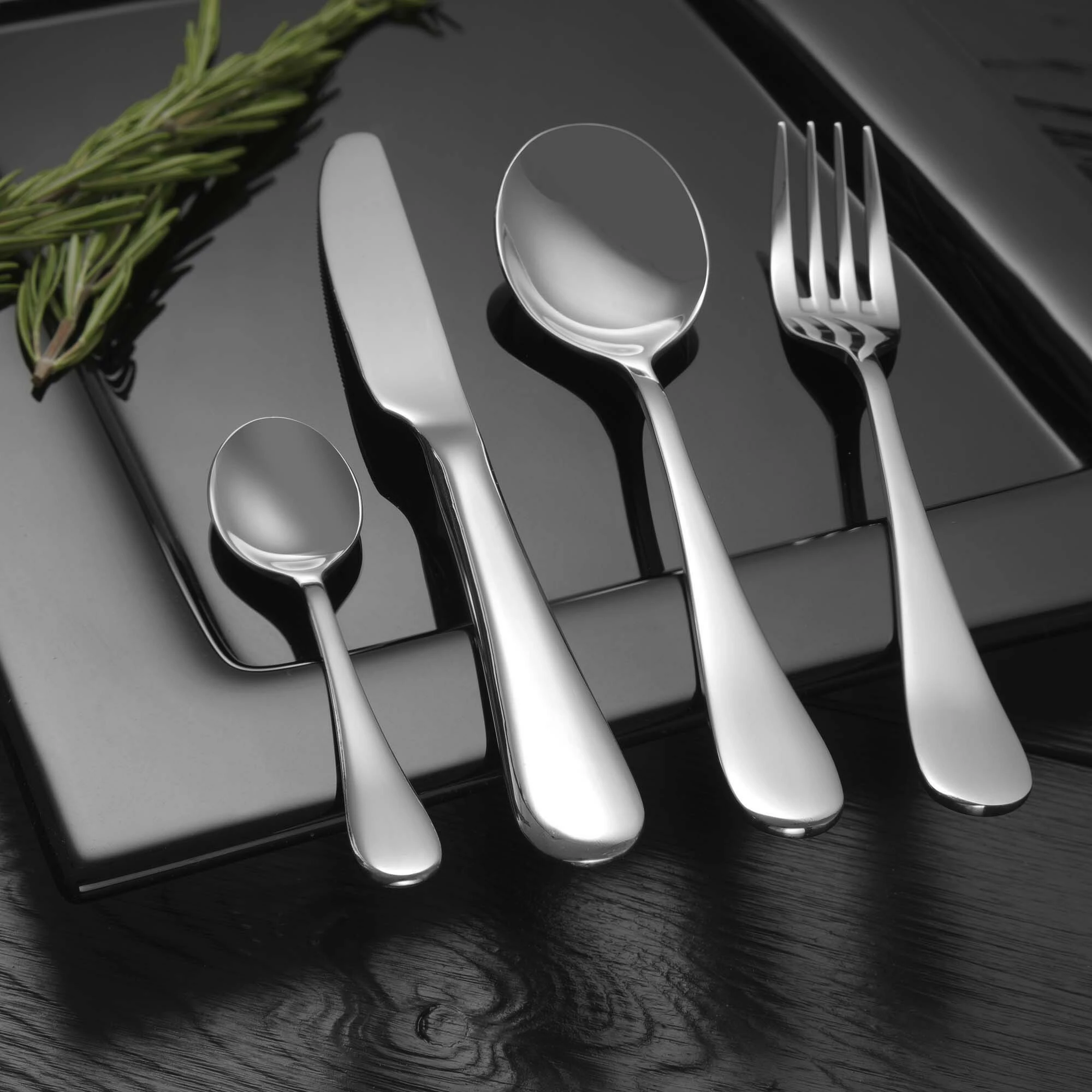 Pirun ëmbëlsire OVE Navarino 185 mm çelik inox 18/10 set 12 copë, argjendtë