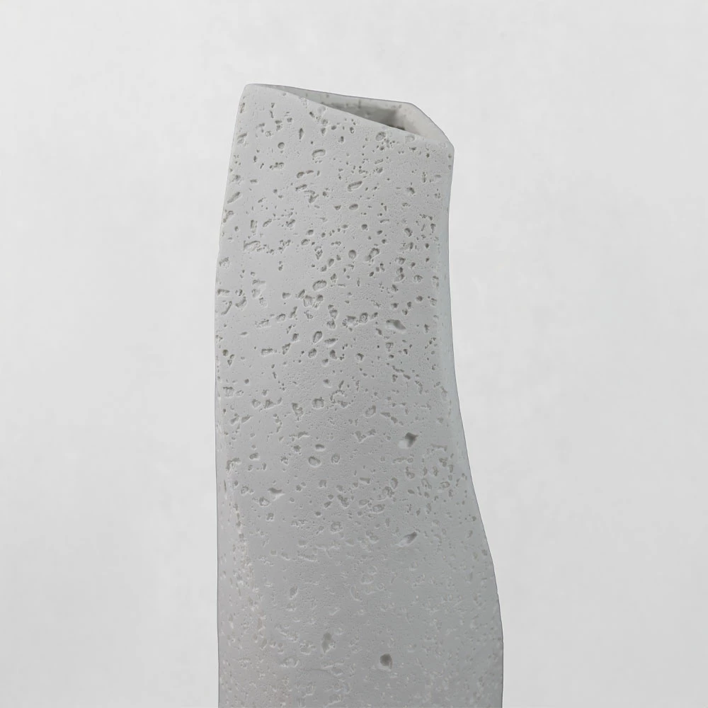 Vazo VOID III, rrëshirë, e bardhë, 16.5x14.5x39cm
