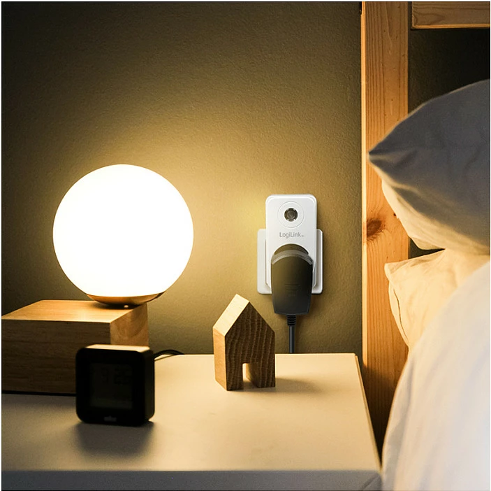 Adapter prize LogiLink PA0263, Schuko Type F, sensor drite, 1 dalje, 16A 3600W, i bardhë