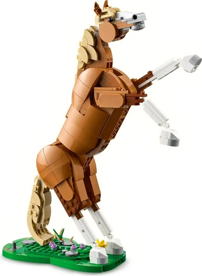 Set LEGO Creator 3 në 1, Beautiful Horse 31166, 685 pjesë