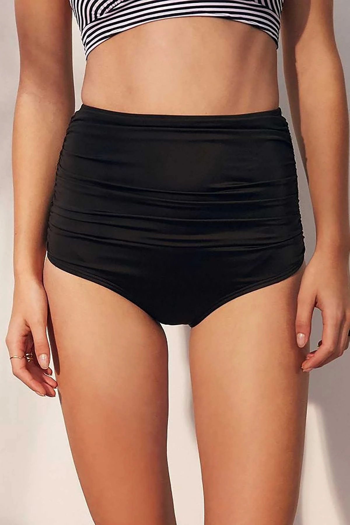 Fund bikini i zi, Jumeon, MS4285