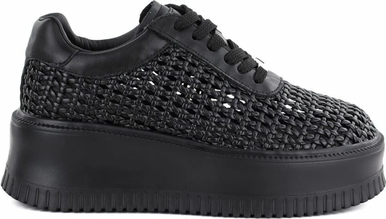 Atlete platforme femra GOE TT2N4043, të zeza