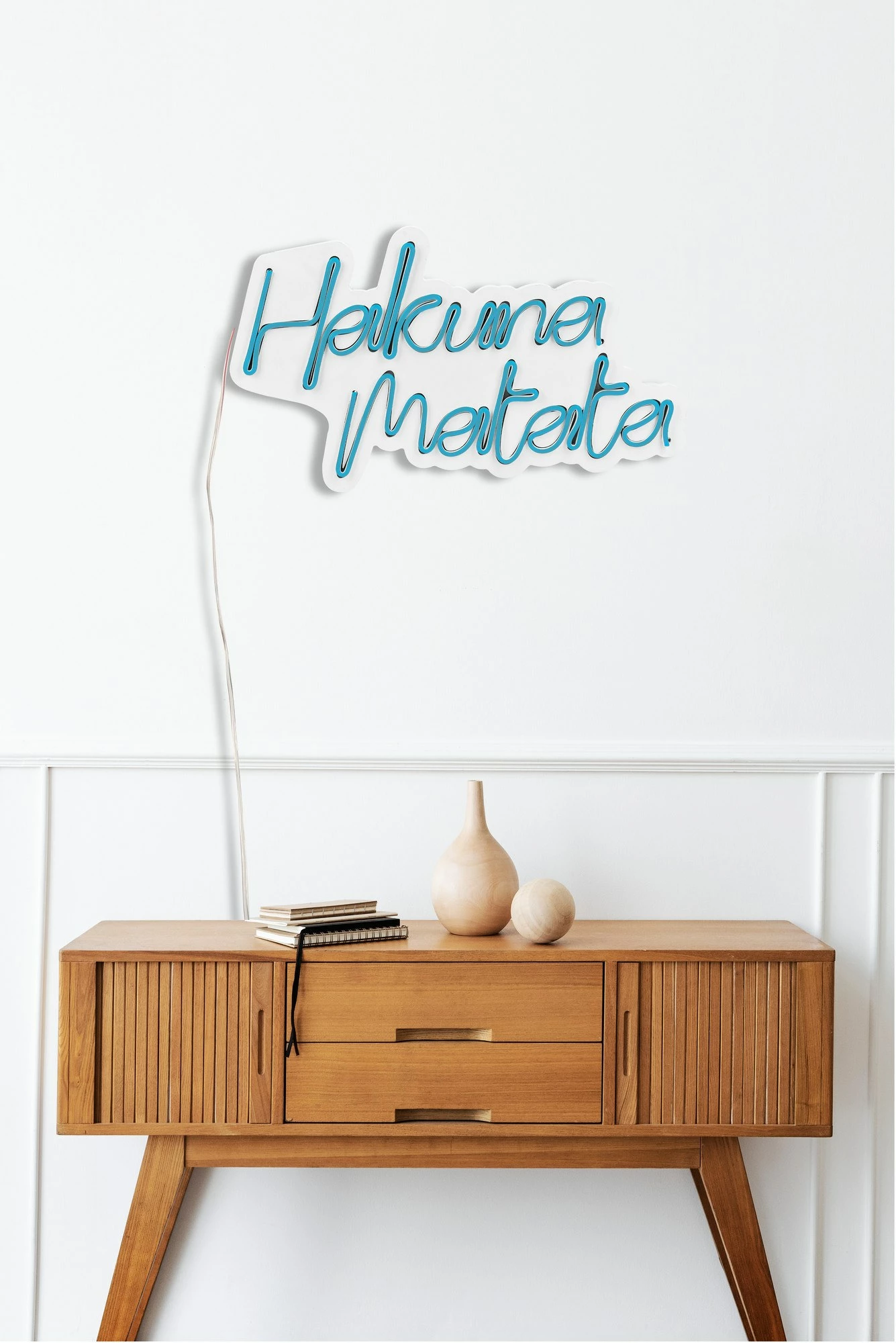 Dekor dritash LED plastike, Hakuna Matata, ngjyrë kaltër