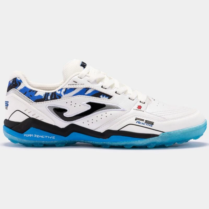 Atlete futbolli Joma për meshkuj dhe femra