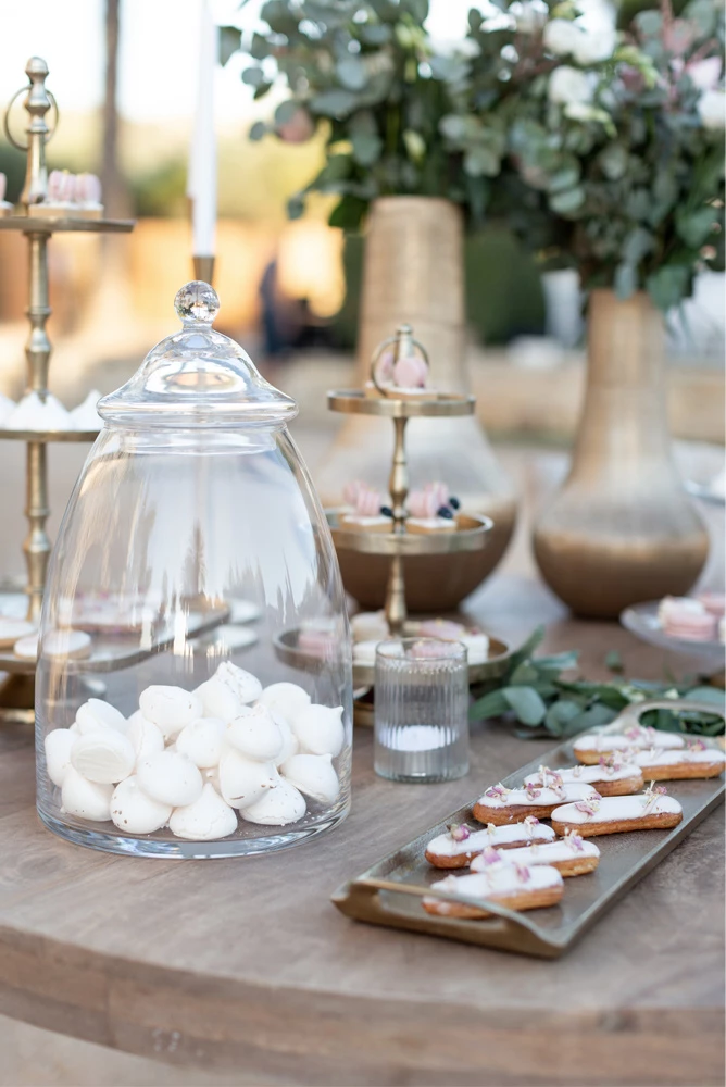 Tabaka dekorative ADORO, alumin, ngjyrë ari, 61x16x4 cm