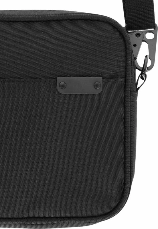 Çantë krahu 4F unisex, e zezë