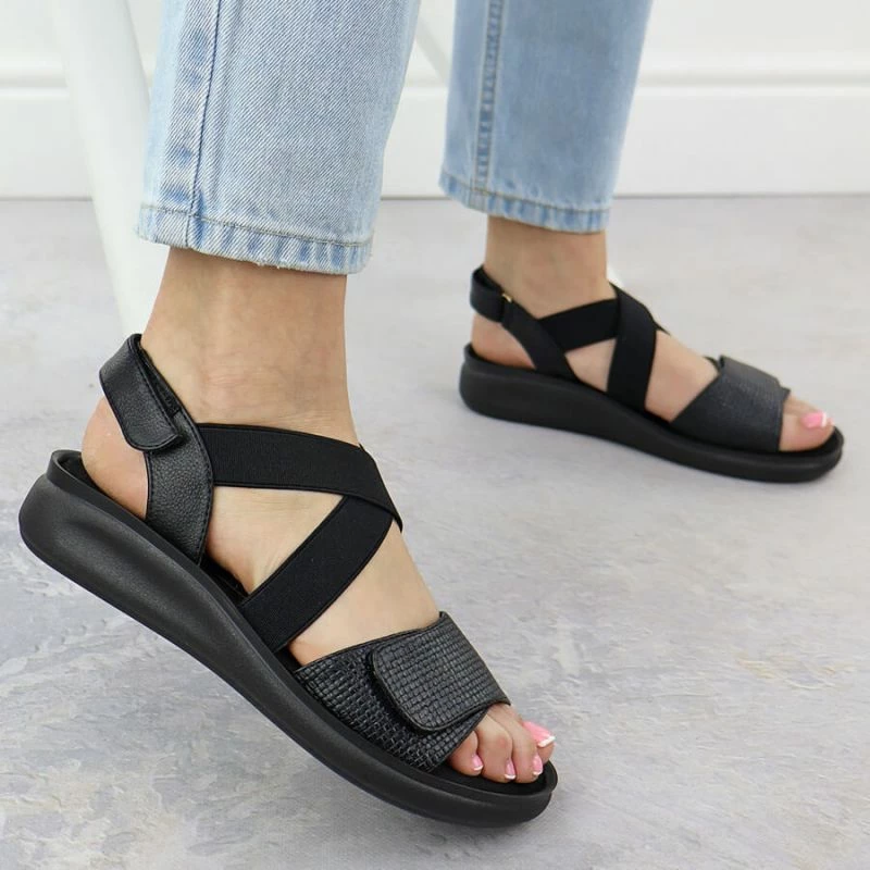 Sandale për femra Jezzi, të zeza