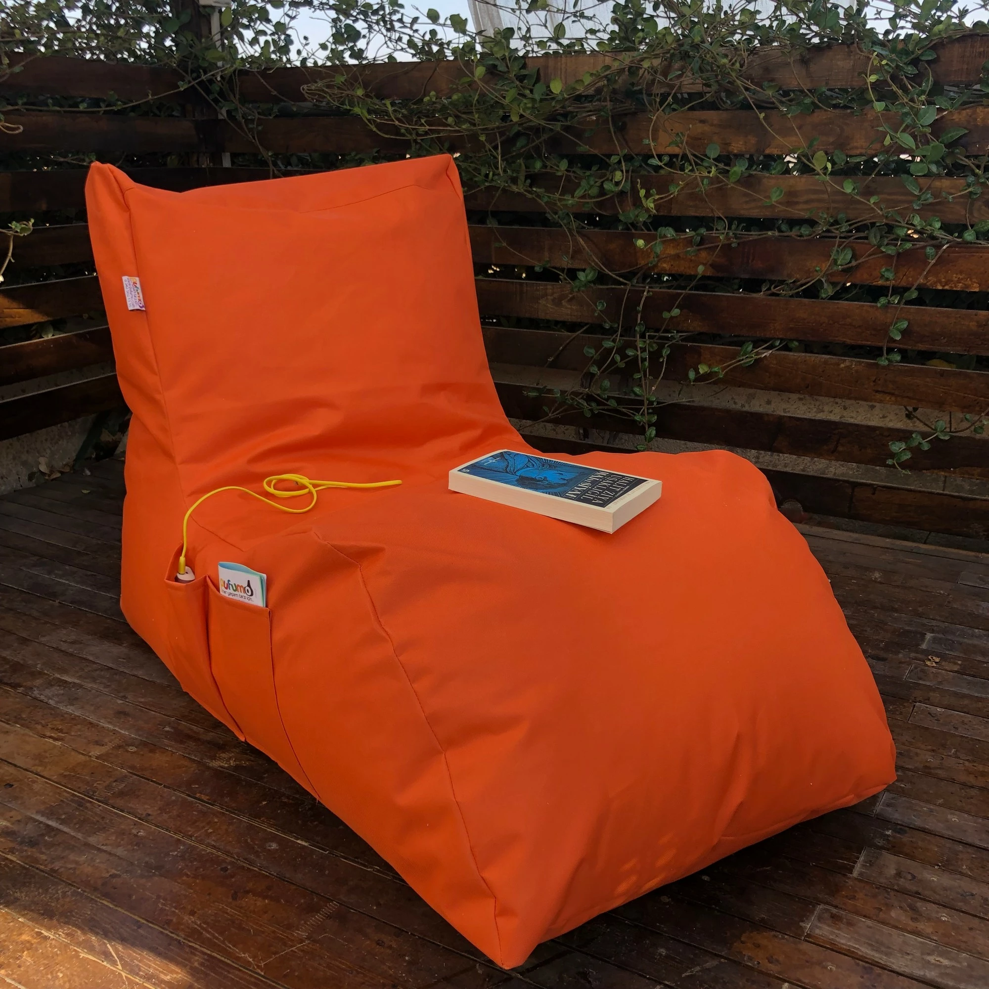 Qese ulëse portokalli, Atelier del Sofa, Daybed