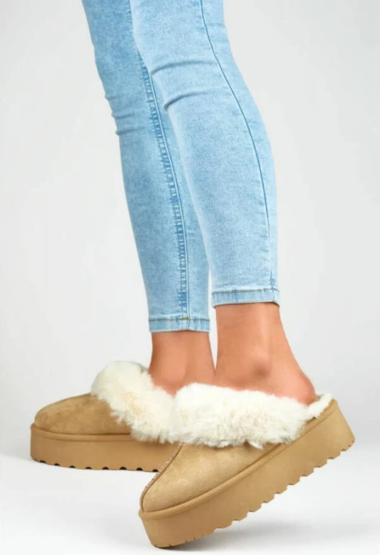 Papuqe platforme për femra Yakimasport 81366-4-KH, bezhë