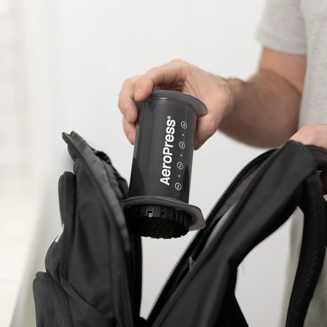 Aparat kafeje manual AeroPress 85R11, teknopolimer, i zi
