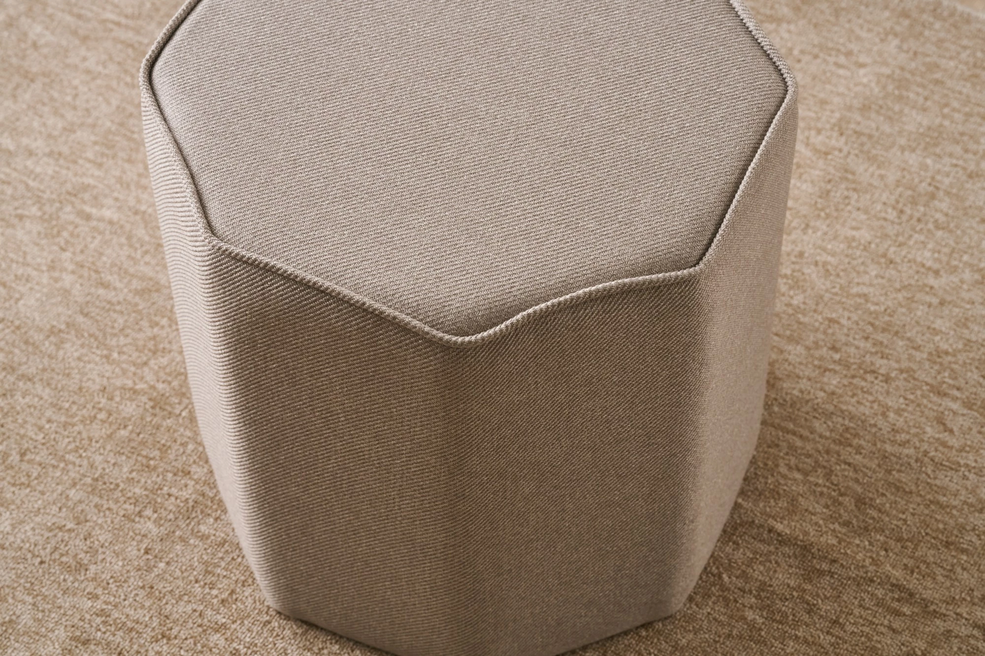 Puf Atelier del Sofa, İnözü, bezhë