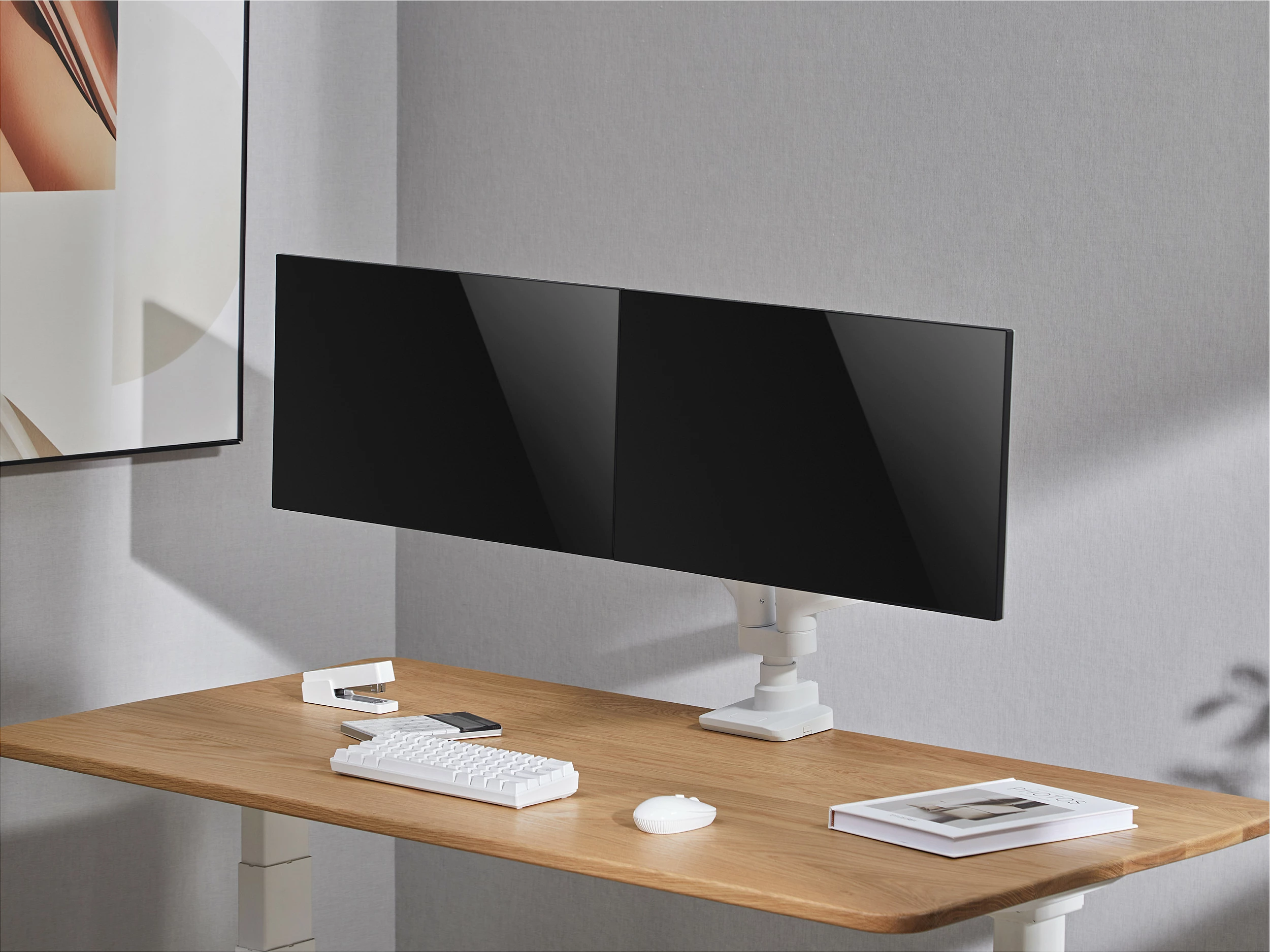 Mbajtëse tavoline për 2 monitorë Equip 2TFT, 17-35 inç, 360°, Gas Spring, VESA 75x75/100x100, 20kg për monitor, e bardhë