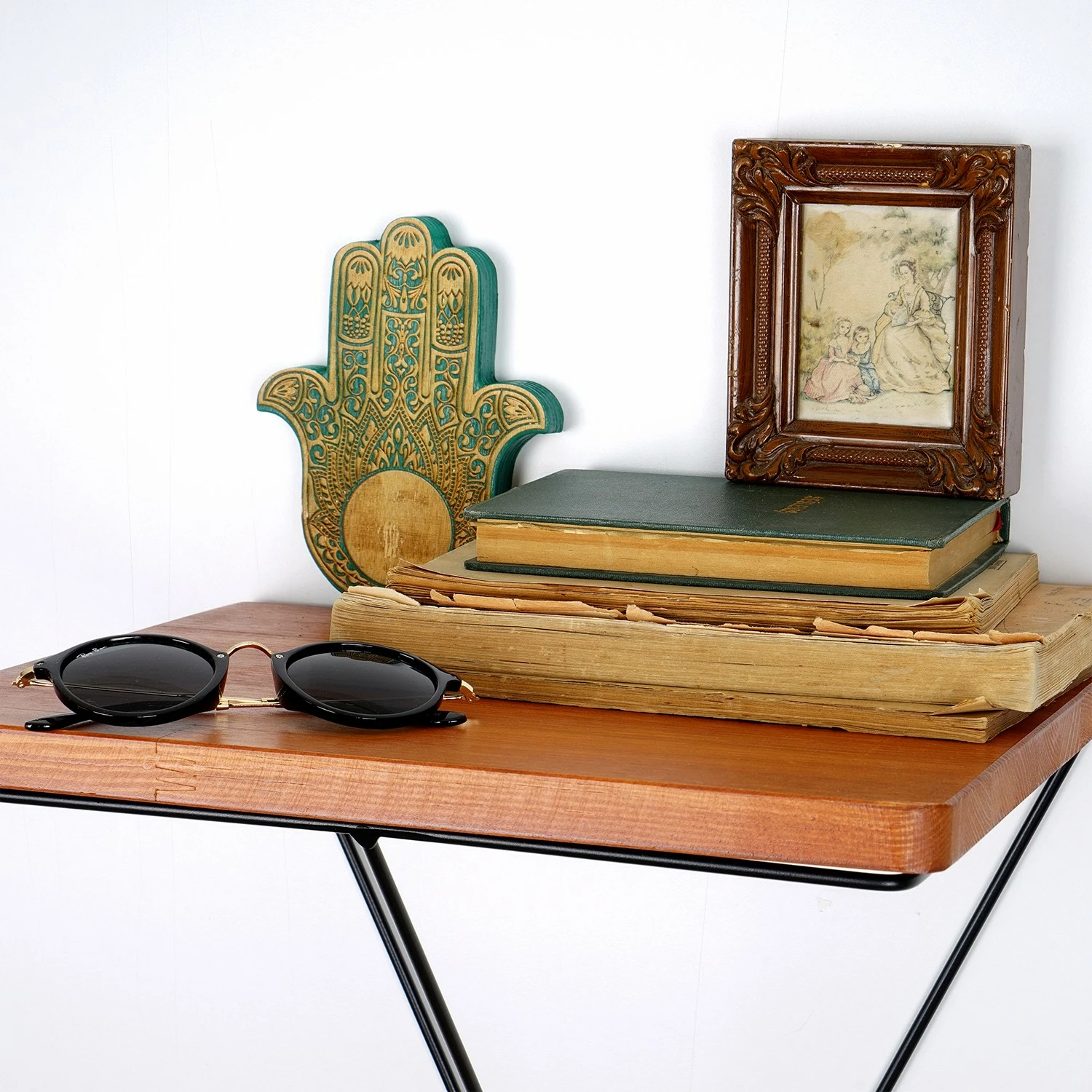 Raft dekorativ prej druri për mur, ngjyrë arre dhe e zezë, Hanah Home, Wr037