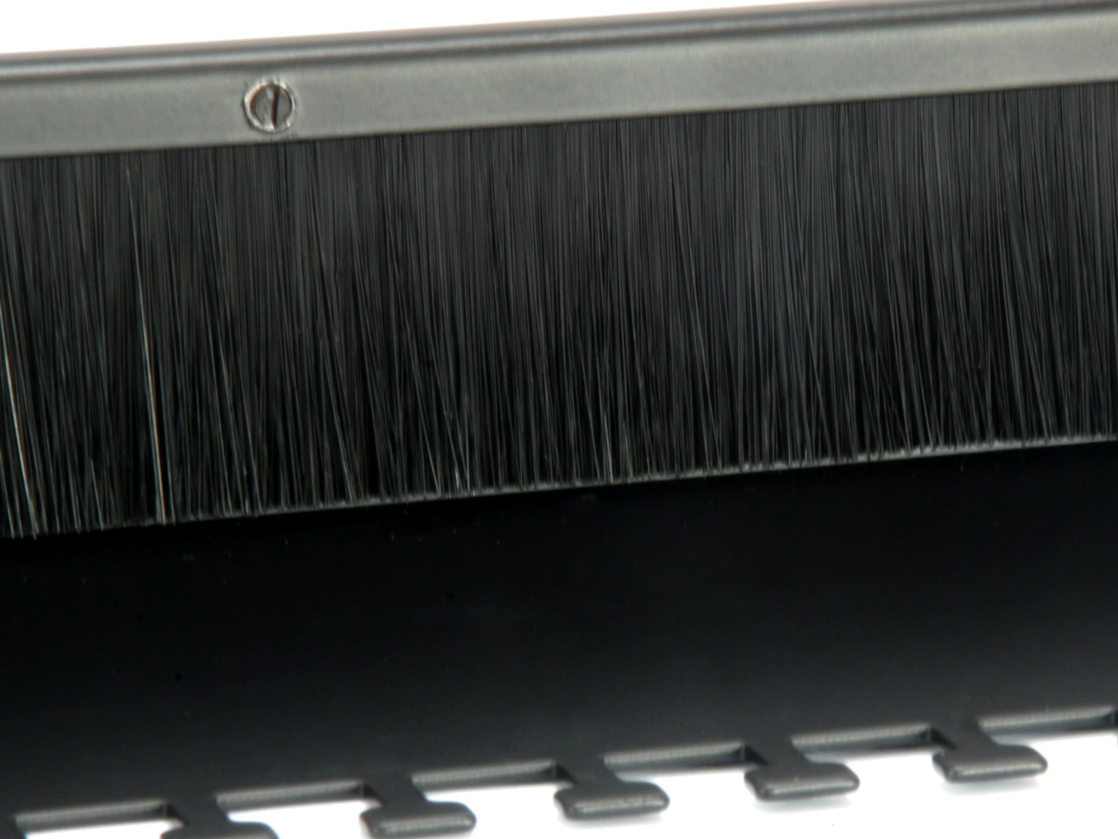 Panel brush Equip 1U 19 inch, i zi