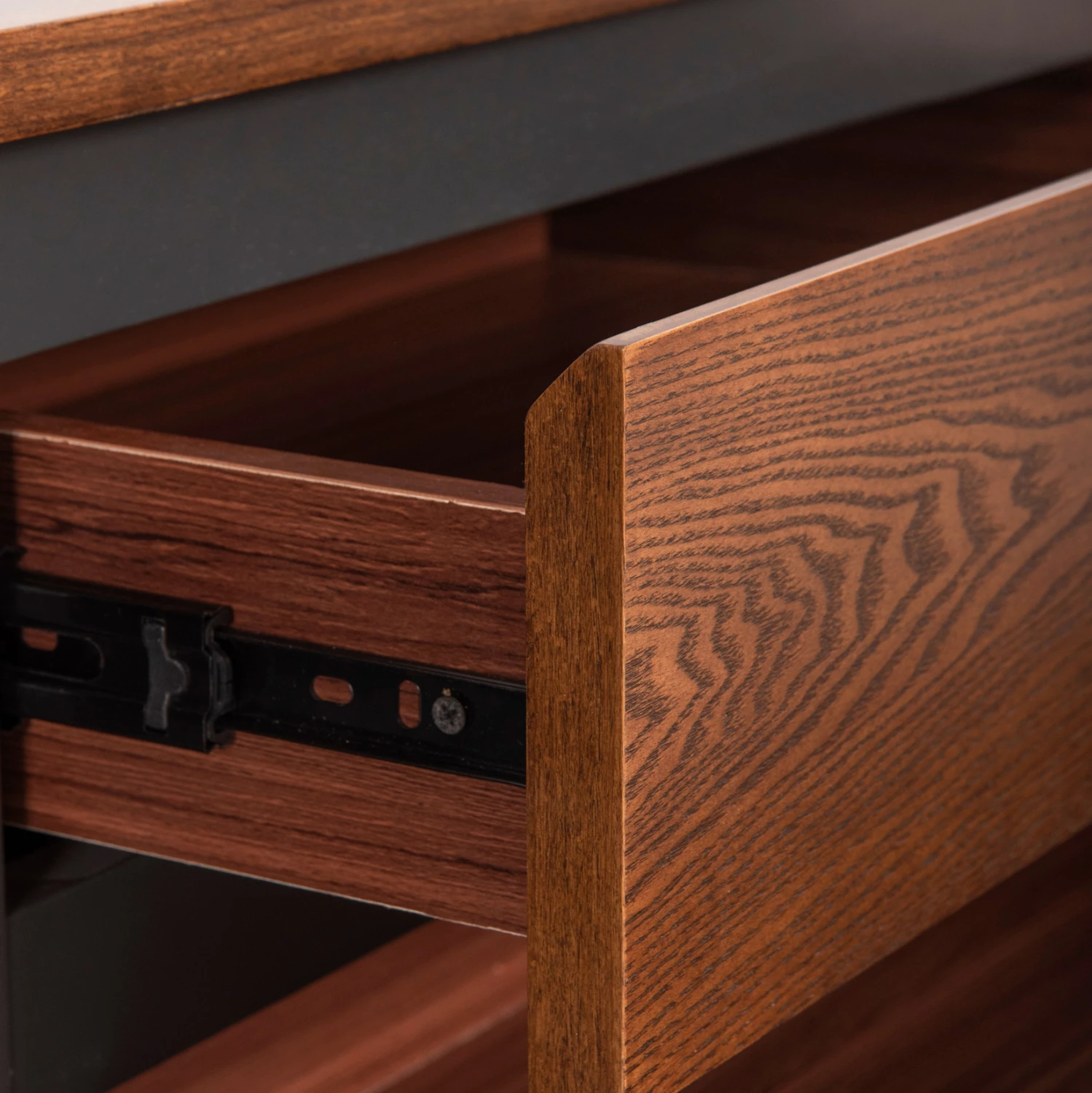 Dollap TV VEEN MDF me finiturë arre, ngjyrë arre dhe gri e errët, 170x40x50 cm