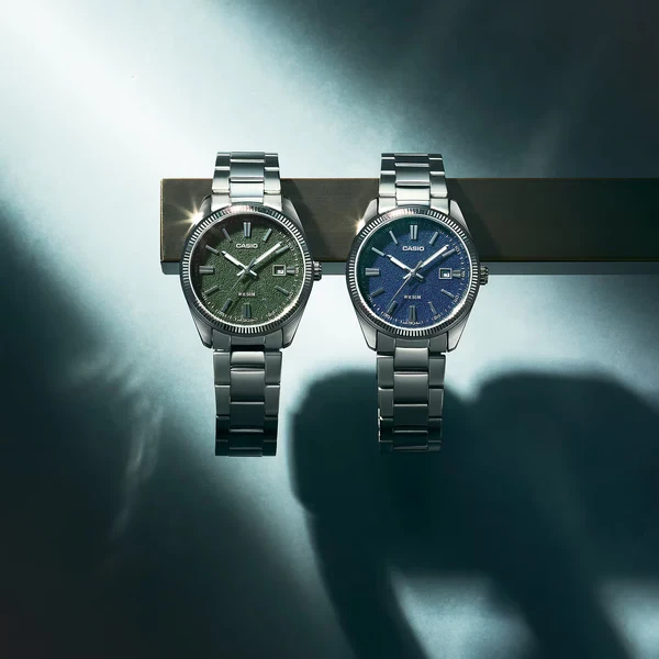 Orë dore Casio MTP-1302DA-3AV, e argjendtë/gjelbër