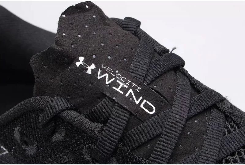 Atlete për meshkuj Under Armour, të zezë