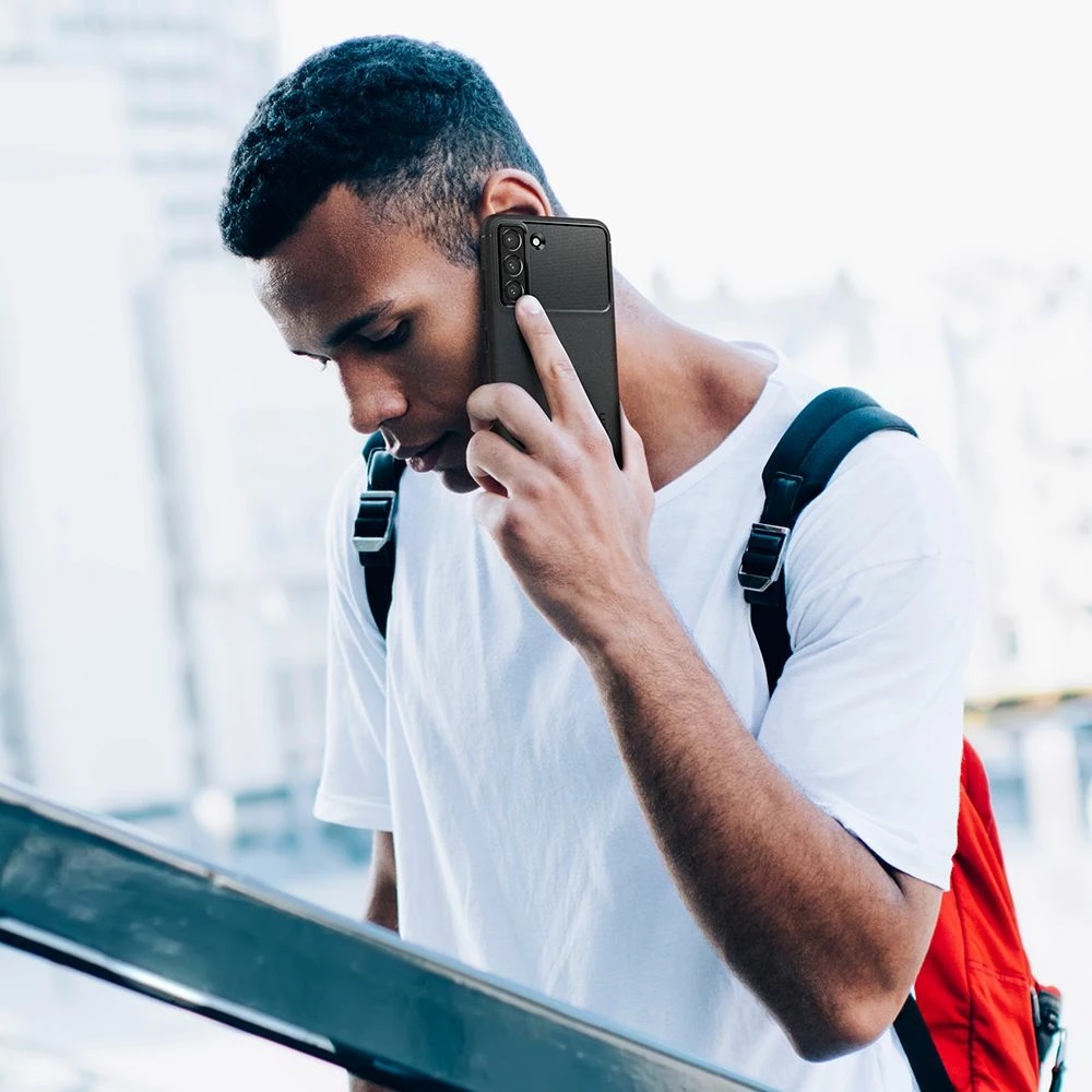 Mbështjellës Spigen Rugged Armor për Samsung Galaxy S21 FE, Matte Black