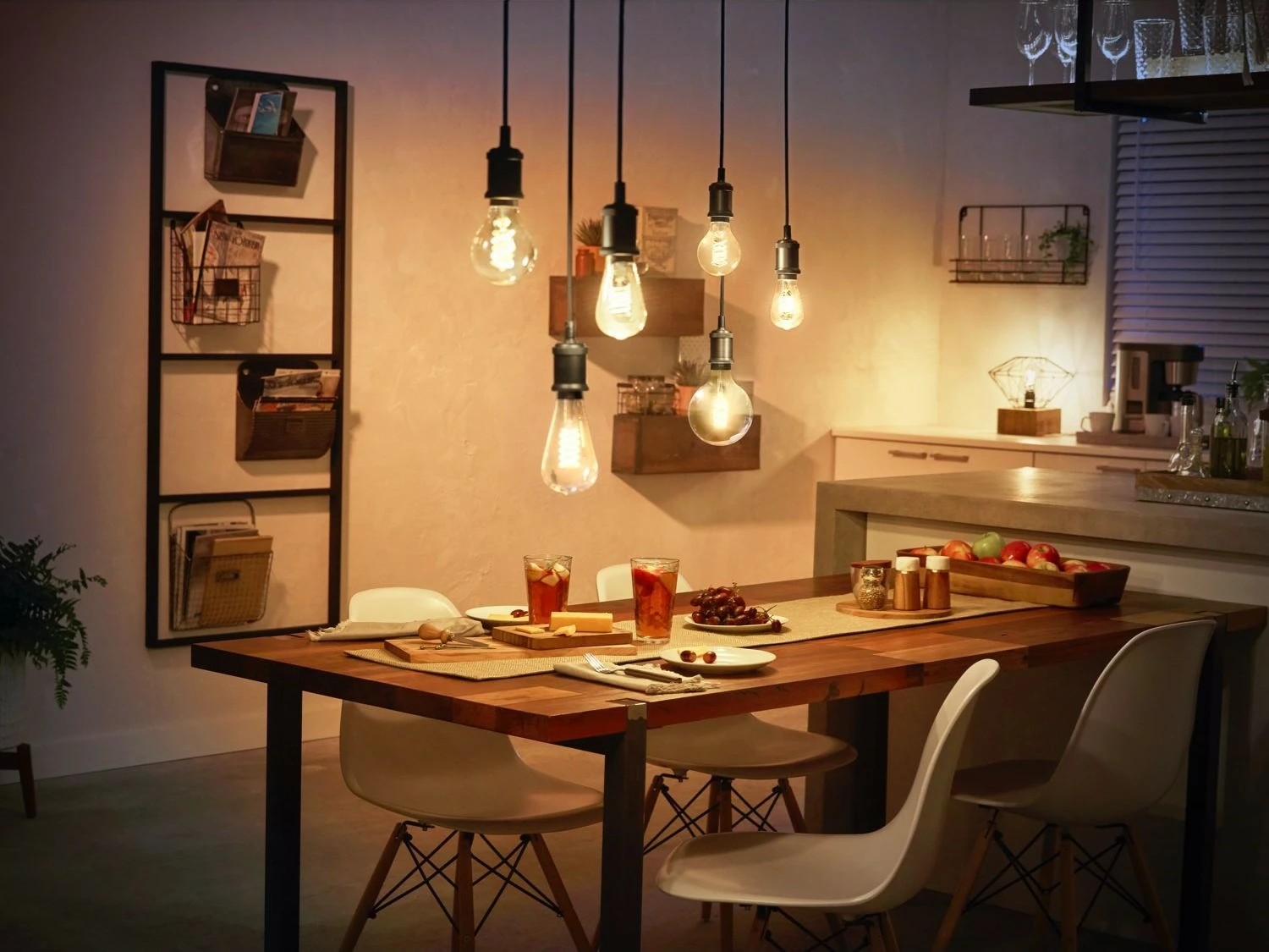 Llambë smart Philips Hue G93 E27 Filament, Bluetooth/Zigbee, LED, Transparent
