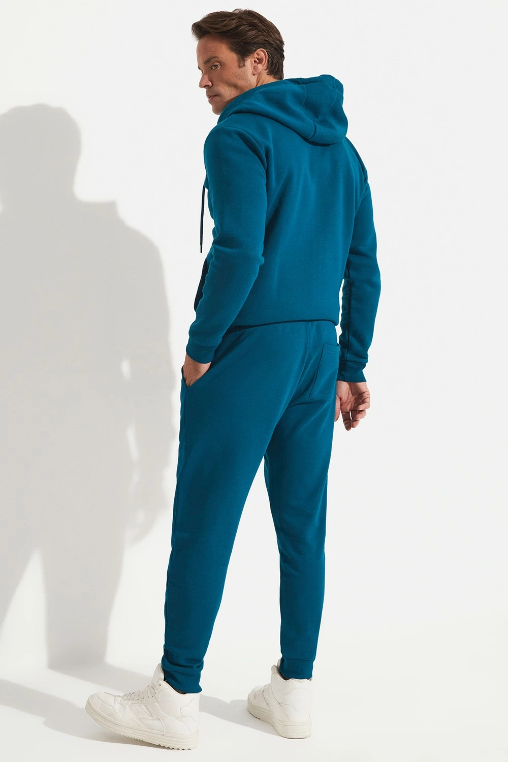 Trenerka të poshtme për meshkuj June