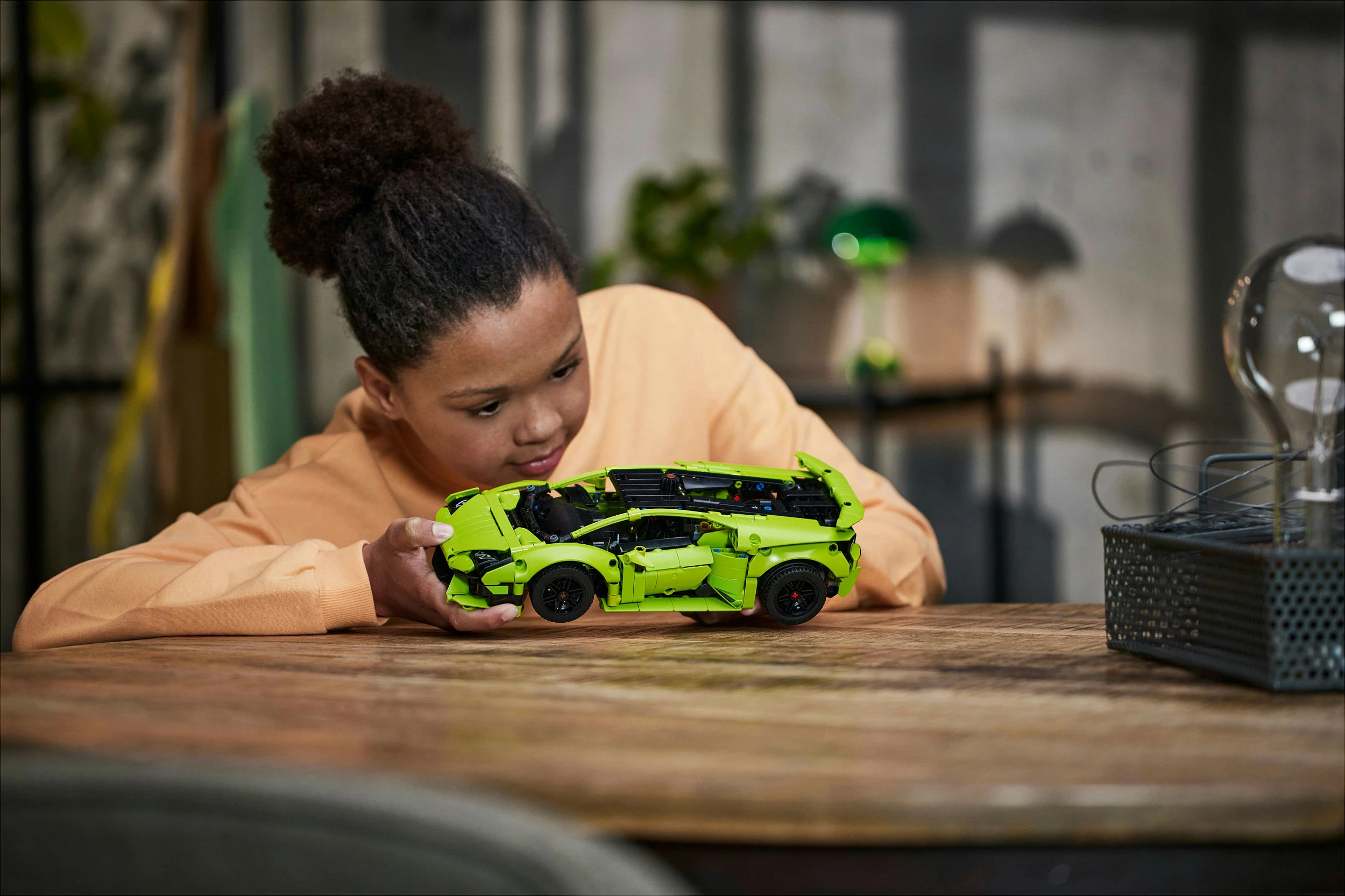 Set ndërtimi LEGO Lamborghini Huracán Tecnica, 806 pjesë, shumëngjyrësh